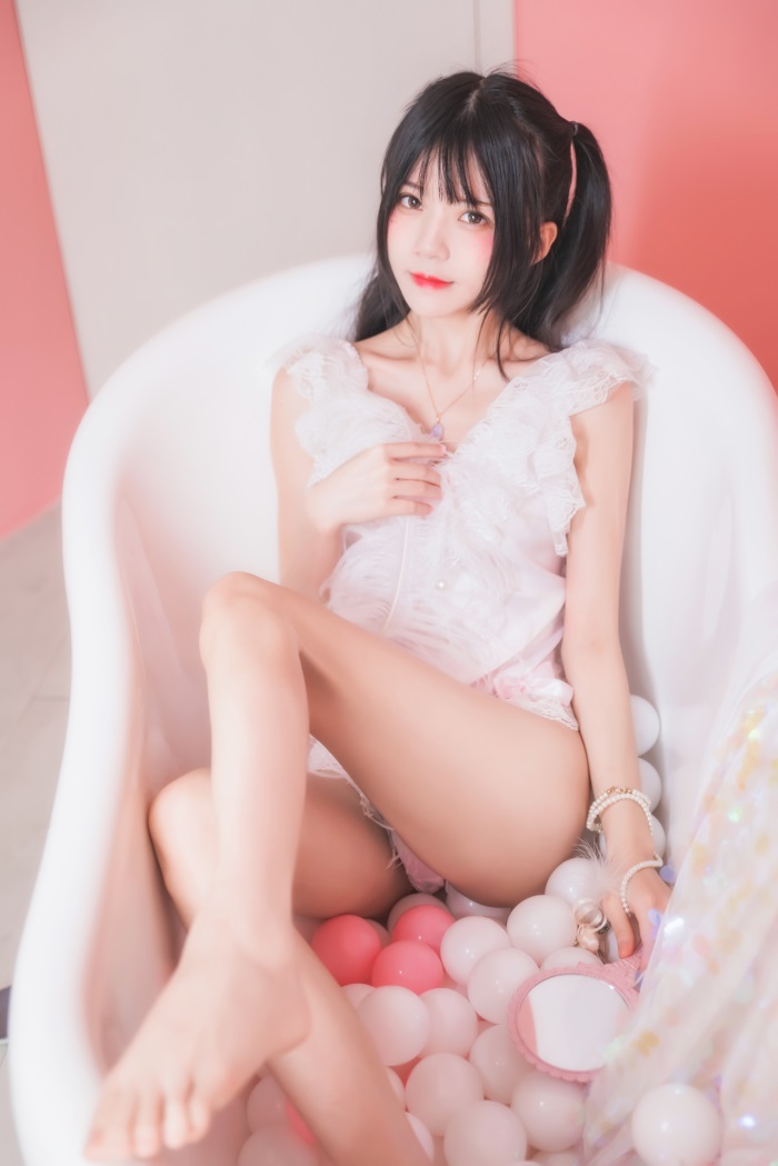 网红CoserCOS 桜桃喵 – 冬眠系列-粉色浴缸 [57P/719MB] 网红Coser-第1张