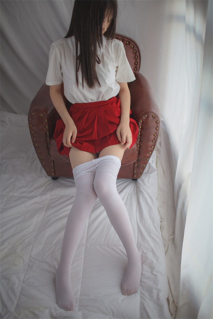 萝莉系列 少女秩序- VOL.004 艳丽的小红裙 [52P/417MB] 少女秩序-第1张
