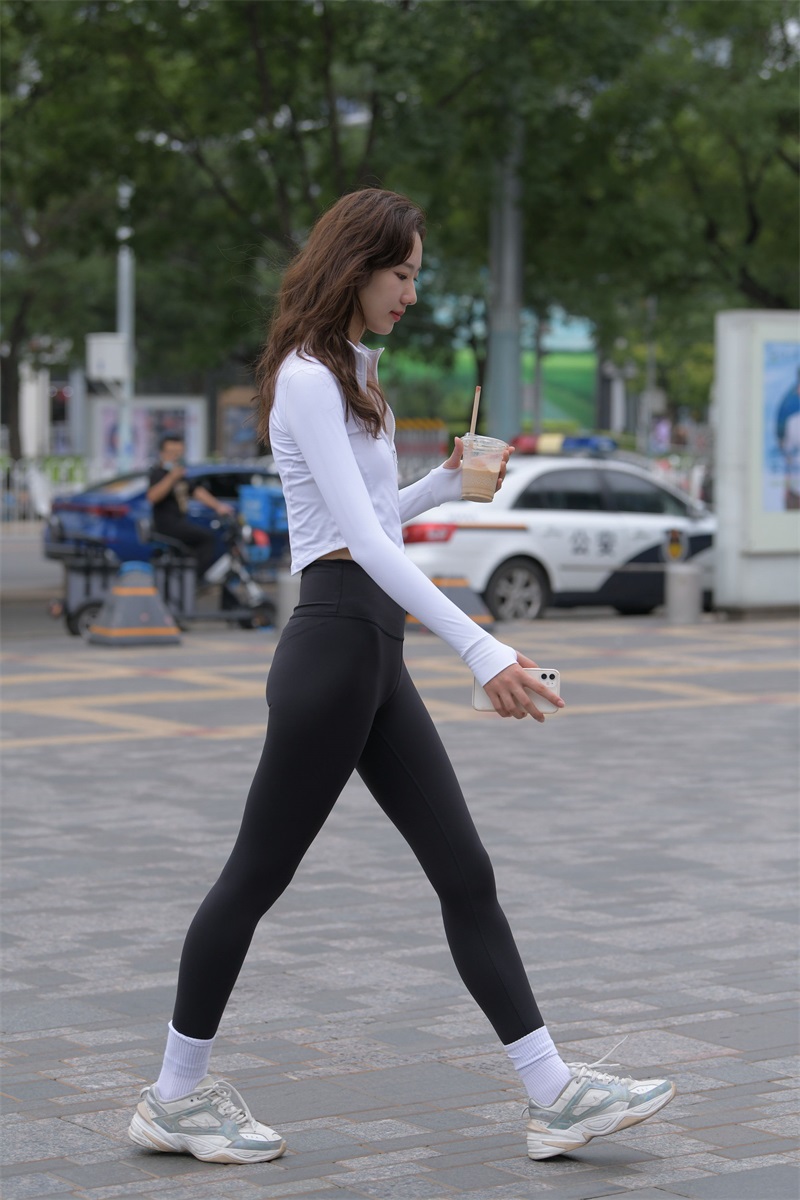 精选街拍 NO.432  黑色瑜伽裤运动系高挑美女 [96P/80MB] 精选街拍-第3张