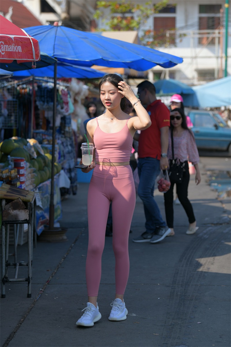 精选街拍 NO.455 很有又惑力的粉色紧身衣美女2 [100P/104MB] 精选街拍-第4张