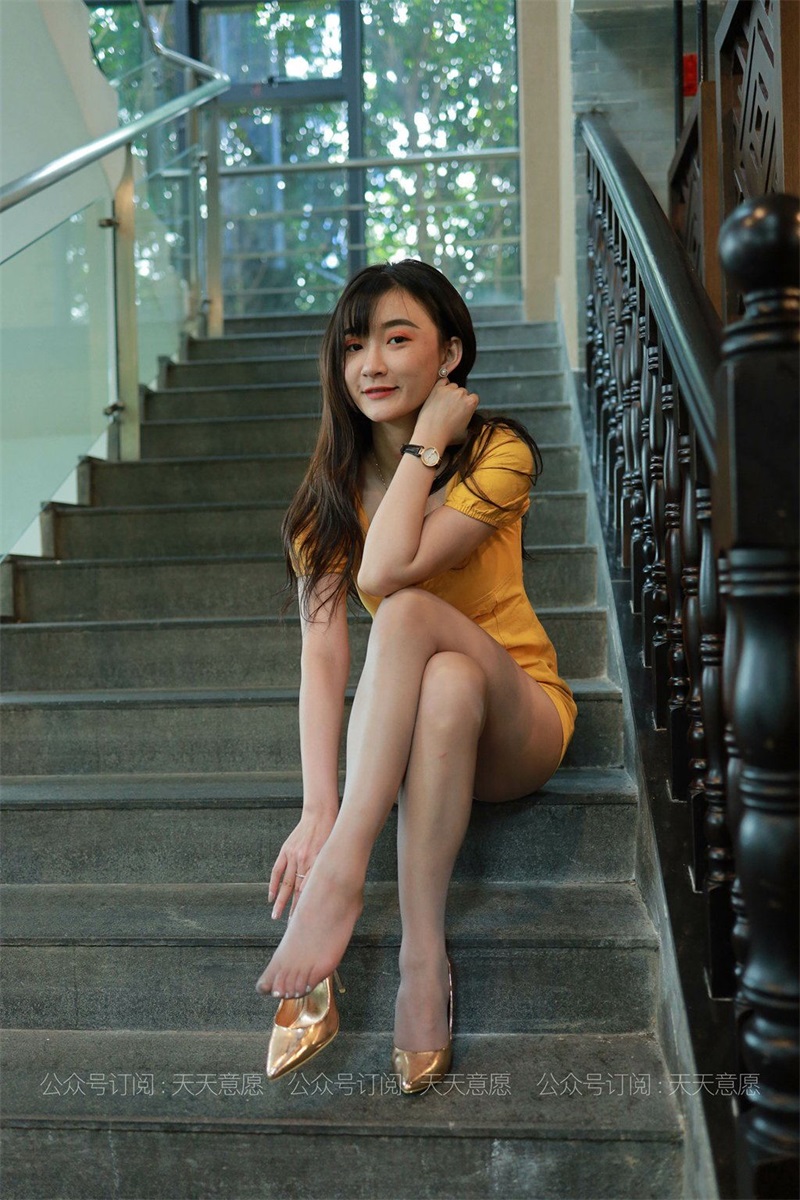 [IESS异思趣向] 耽丝 秋秋的黄色超短裙 [80P/78M] 异思趣向-第3张