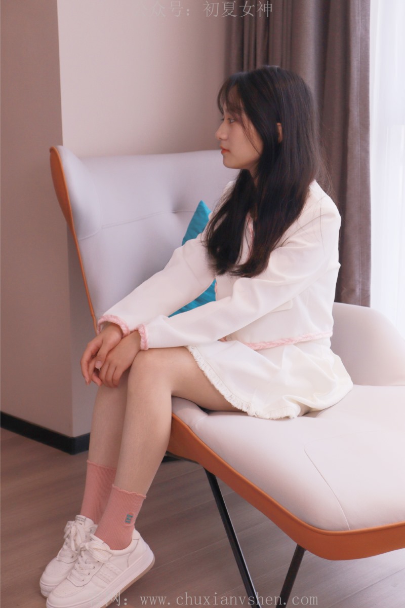 [初夏女神] NO.001 沙沙~S码粉白色套搭配小白鞋 [104P/1V/6.39GB] 初夏女神-第3张